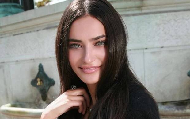 Saadet Aksoy fotka