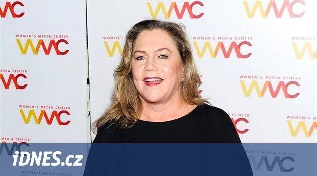 Trump má opravdu nechutné podání ruky, popsala Kathleen Turnerová - iDNES.cz