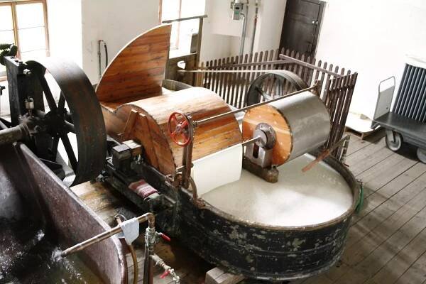 Ruční papírna Velké Losiny – Muzeum papíru