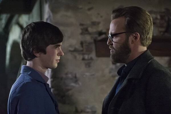 Batesův motel - Poslední večeře - Z filmu - Freddie Highmore, Joshua Leonard