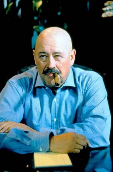 Columbo - Vražedné stopy - Z filmu - Barry Corbin