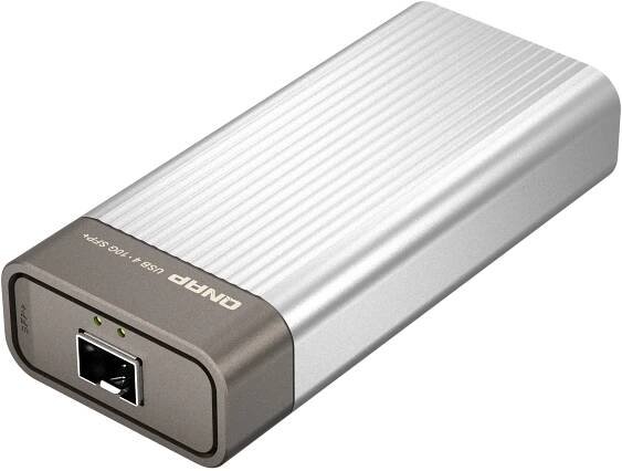 BAZAR - QNAP QNA-UC10G1SF adaptér USB-C/Thunderbolt 4 na SFP+ (1xSFP+,1xUSB-C4/TB4,fanless) - rozbaleno