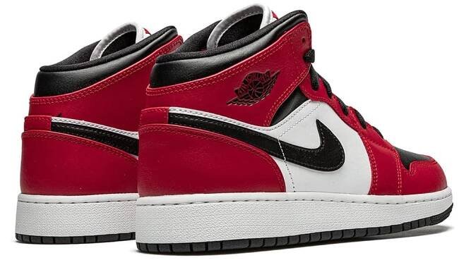 
                      
                        Air Jordan 1 Mid Chicago Black Toe (GS)
                      
                    
