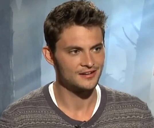 Shiloh Fernandez Biography - Facts, Childhood, Family Life & Achievements