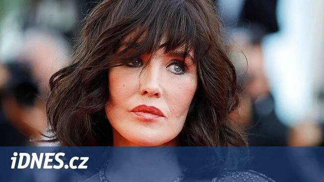 Kdysi krásná Adjaniová, Béartová a další Francouzky podlehly plastikám - iDNES.cz