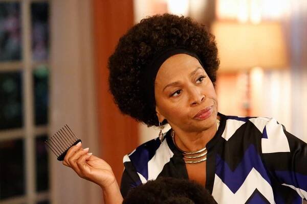 Black-ish - Oedipal Triangle (S01E08) (2014)