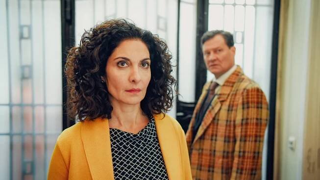 Walking on Sunshine - Episode 4 - Z filmu - Proschat Madani