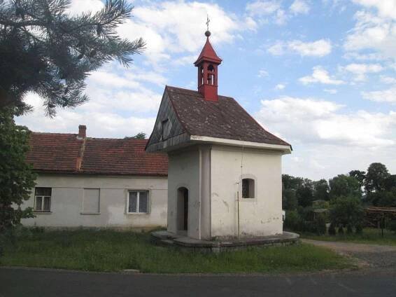 Kaple Nejsvětější Trojice v Kamenném Újezdu | Drobné památky 