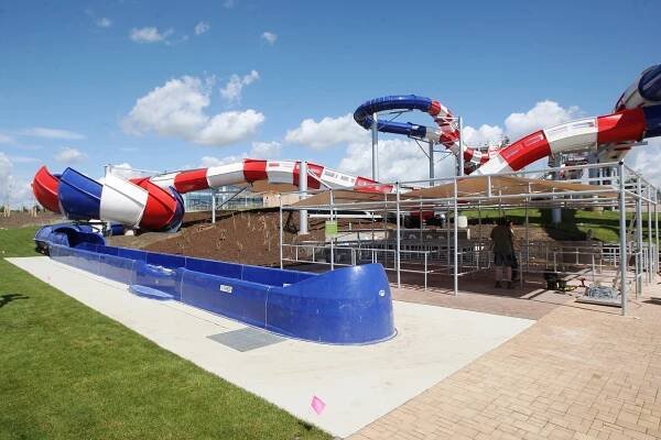 Tobogán, líná řeka i vodní svět s vodotrysky. Aqualand Moravia ukázal novinky