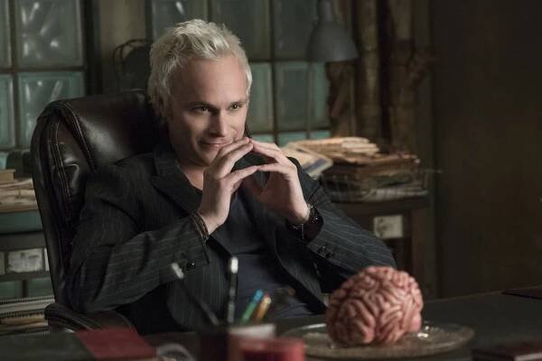 David Anders in "iZombie"