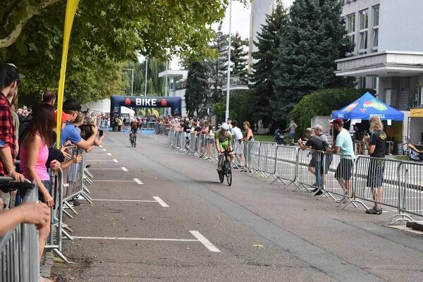 Slavný triatlonový závod Ironman 70.3 se vrací do Hradce