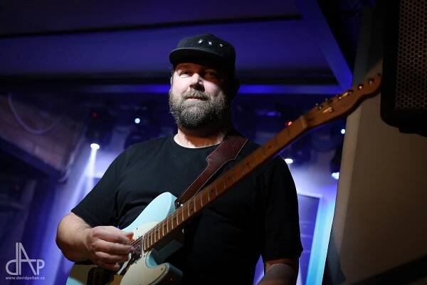 Tomáš Průša Band představili ve Sklepě novou desku Černá a bílá