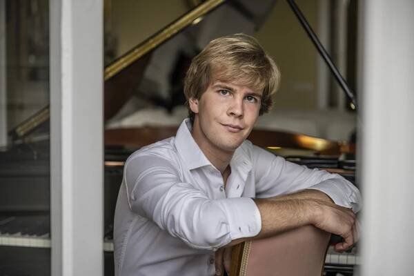 Matyáš Novák – Pianist