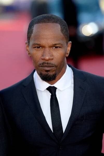 Oscarový herec Jamie Foxx přes tři týdny v nemocnici: Jeho blízcí prosí o modlitby!