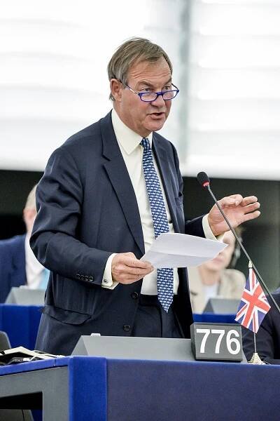 Rupert Lowe - Wikipedia