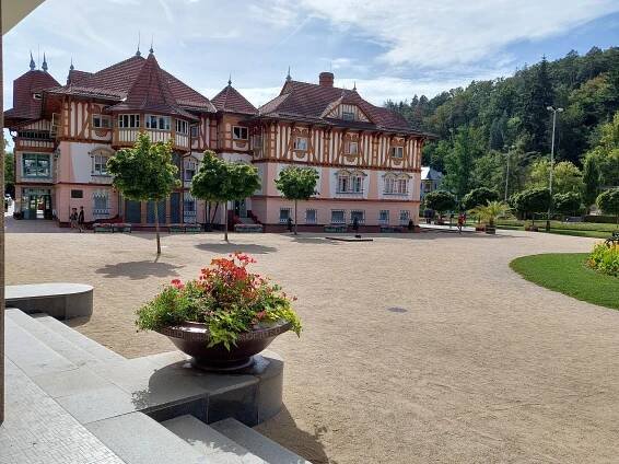 Luhačovice — oáza klidu, architektury a léčivých pramenů, kde se zastaví čas a ožívá duše