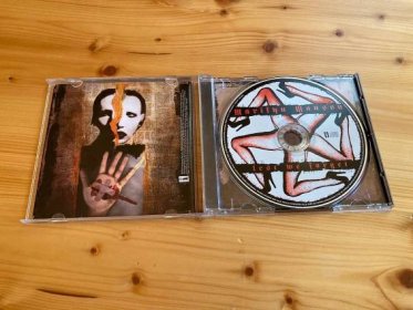 CD - MARILYN MANSON - Lest We Forget - The Best Of - Hudba