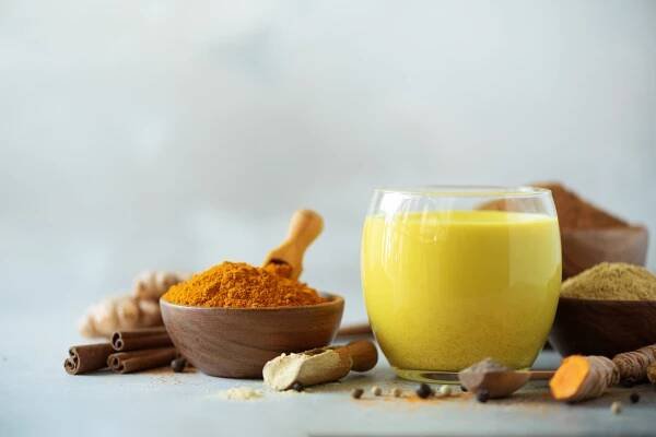 Recept na kurkumové mléko
