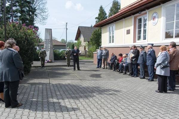 Uctění válečných hrdinů - Oficiální stránky obce Petrovice u Karviné