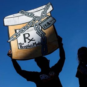 Drugmakers Throw ‘Kitchen Sink’ to Halt Medicare Price Negotiations