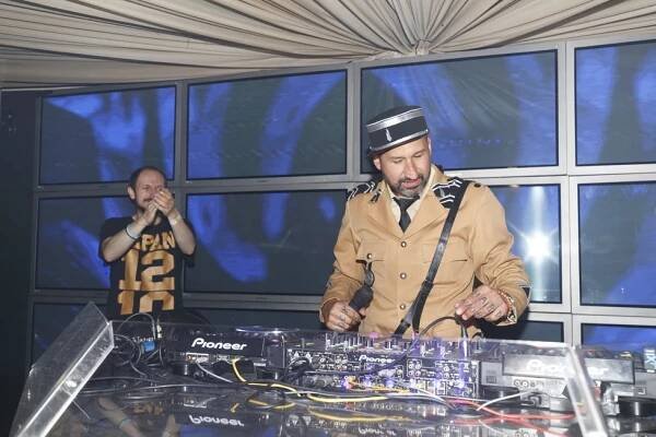 Jaromír Jágr pařil v centru: Nemohl se dostat domů a musel jet s cizí ženskou!