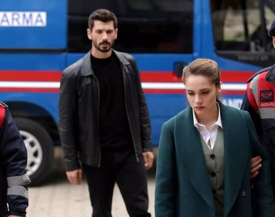 Hudutsuz Sevda - Episode 8 - Z filmu - Miray Daner