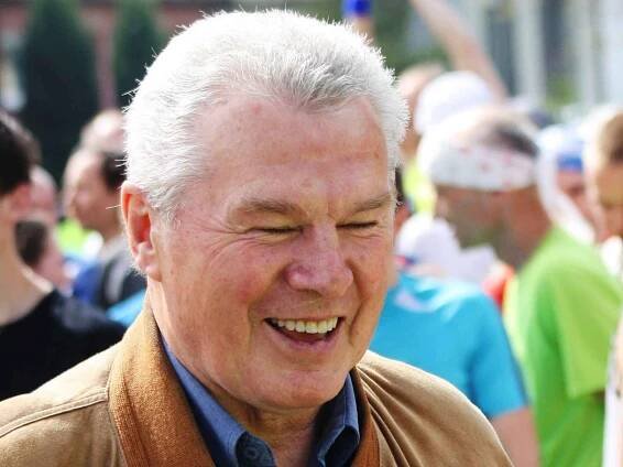 Bývalý vynikající hokejista František Pospíšil navštívil společně s dalšími olympioniky běžecký závod Velká Morava v Mikulčicích. 
