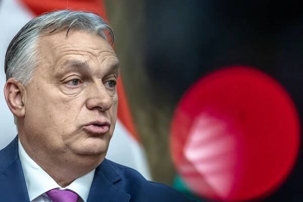 Orbán nemůže před volbami rozdávat jako kdysi, říká exguvernér Maďarské národní banky