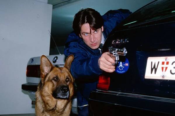 Komisař Rex - Vražedný plán (S04E03) (1998) | Galerie - Z epizody | ČSFD.cz