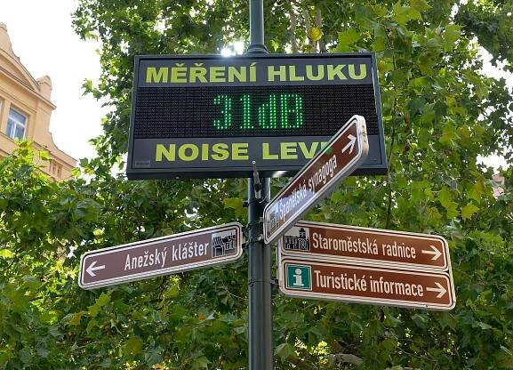 Praha 1 testuje nové zařízení pro měření hluku