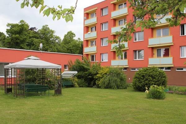 Domy s pečovatelskou službou ve Dvoře Králové nad Labem, Královédvorsko