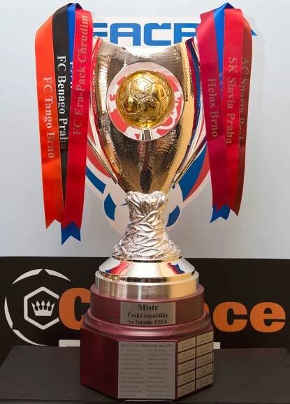 Slavné trofeje: Liga mistrů, starý křapáč i salátová mísa