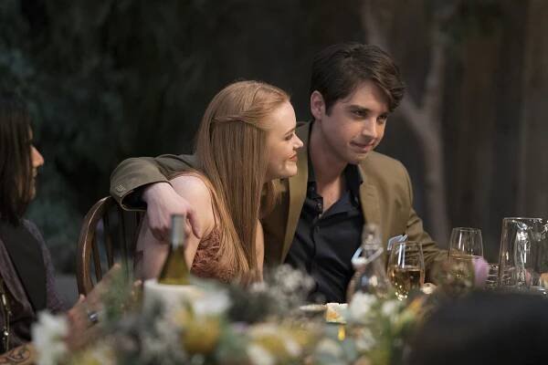 Fosterovi - Seznamte se Fosterovými - Z filmu - Abigail Cowen, David Lambert