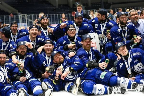 HC Kometa Brno » OBRAZEM: Mistrovské oslavy pokračují!