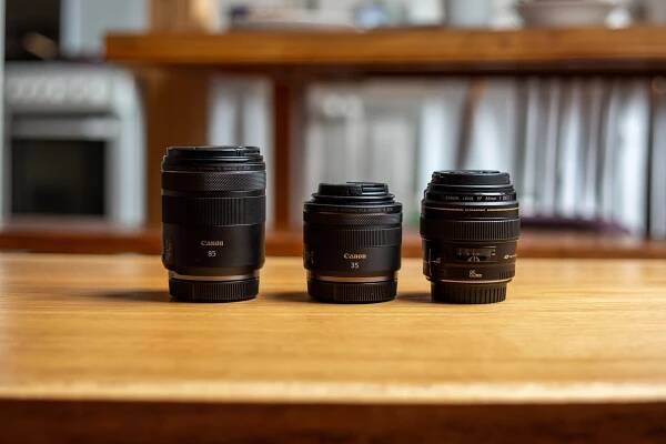 CANON RF 85 mm f/2 MACRO IS STM | FotoŠkoda