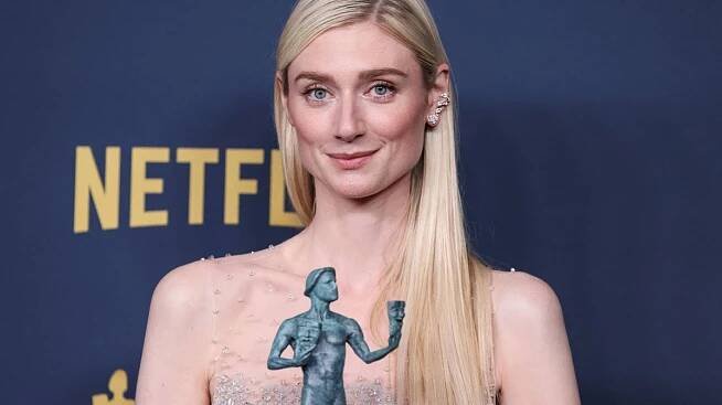Nejlepší filmová princezna Diana je Elizabeth Debicki. Neskutečně se jí podobá a cenu si převzala bosa! - Proženy.cz