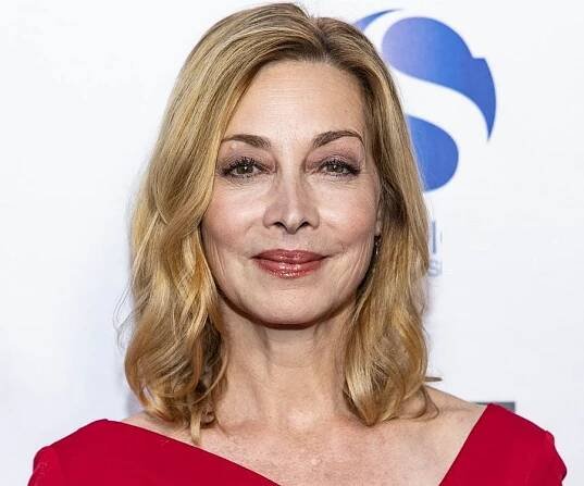 Sharon Lawrence Biography - Facts, Childhood, Family Life & Achievements