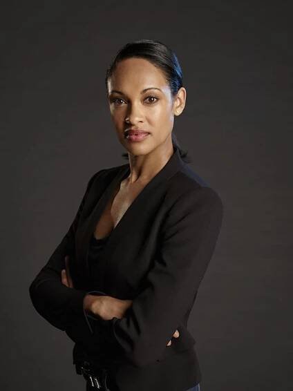 Nadine Memphisová (Cynthia Addai-Robinsonová)