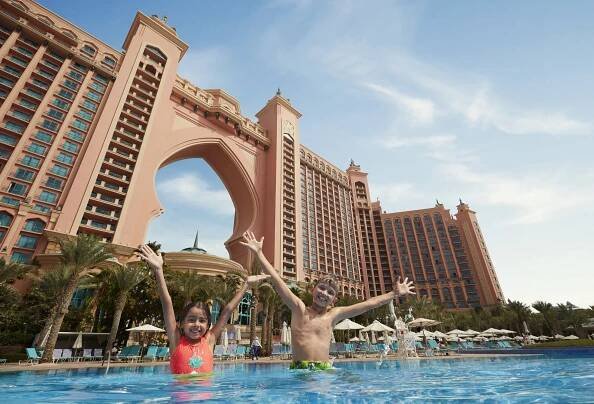Děti zdarma či výrazné slevy na atrakce: Emirates a Dubai Tourism stimulují letní cesty do Dubaje