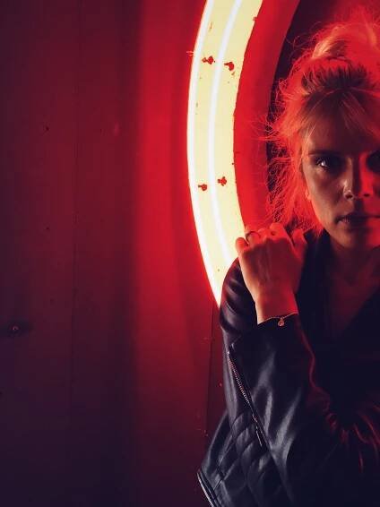 Alina idässä - Varsova - Promo - Alina Tomnikov