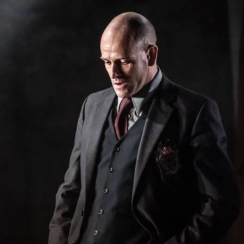 A Mirror review, Almeida Theatre: Jonny Lee Miller is fantastic in this drama about art and censorship