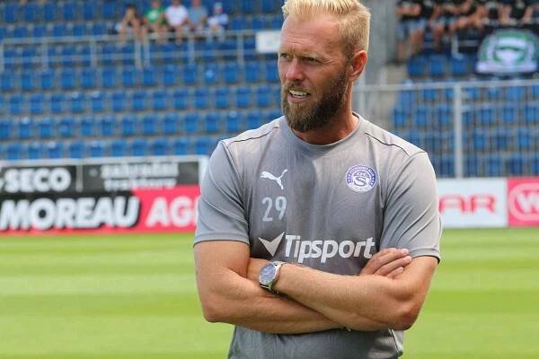 Fotbalisté Slovácka (bílé dresy) ve 3. kole Chance Ligy vyzvali doma Bohemians Praha 1905.
