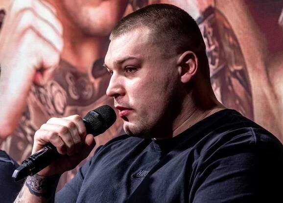 Lukáš Fajk objasňuje vyjádření, že MMA už nikoho nezajímá. Boxer předpovídá budoucnost Oktagonu