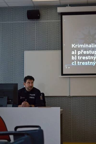 Policie ČR – preventivní protidrogový program „Tvoje cesta načisto“ – ZŠ Husitská Nová Paka