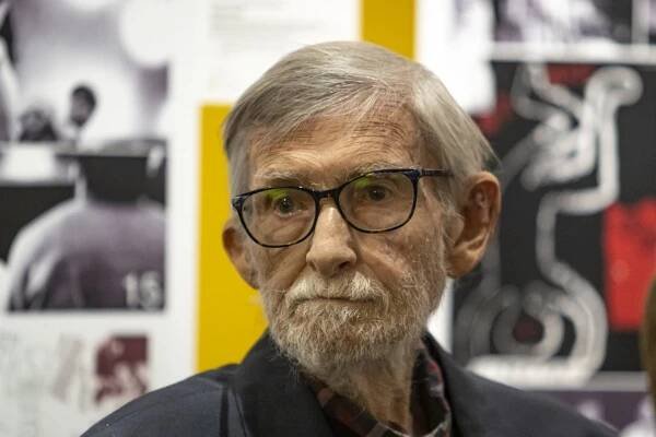 Divadelník a zakladatel a ředitel Studia Ypsilon Jan Schmid