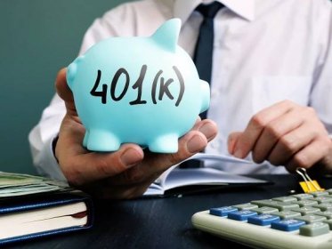 Here's why you should still contribute to your employer's 401(k) even if they don't match it