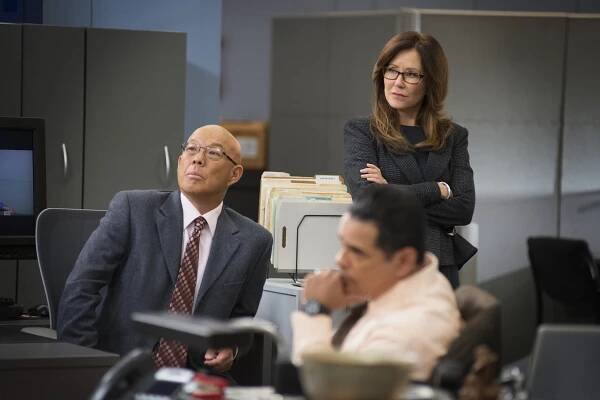 Closer: Nové případy - Chybný úsudek - Z filmu - Michael Paul Chan, Mary McDonnell