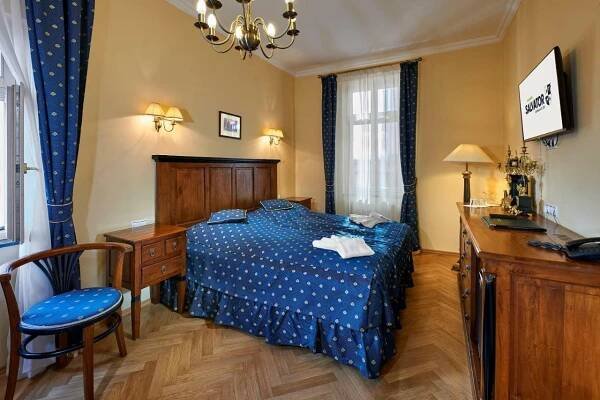 Salvator Hotel