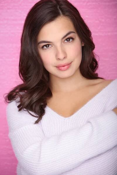 Isabella Gomez by Headshots Los Angeles Photographer Shandon Youngclaus
