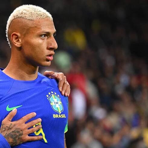 Richarlison De Andrade in Everton Blue Jersey Wallpaper